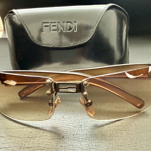 Fendi Gradient Brown Sunglasses Women’s - Picture 1 of 7